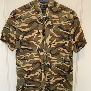 Short sleeve fashion button up